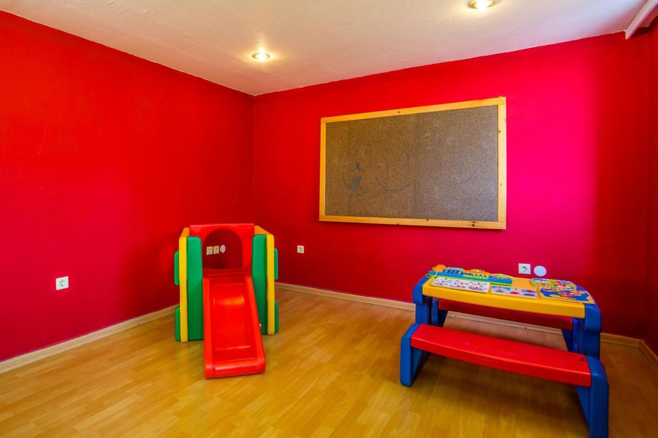 Irinna Hotel-Apartments Фалираки Экстерьер фото