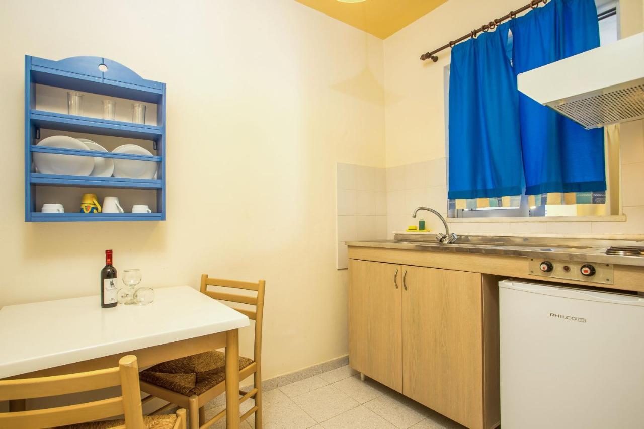 Irinna Hotel-Apartments Фалираки Экстерьер фото